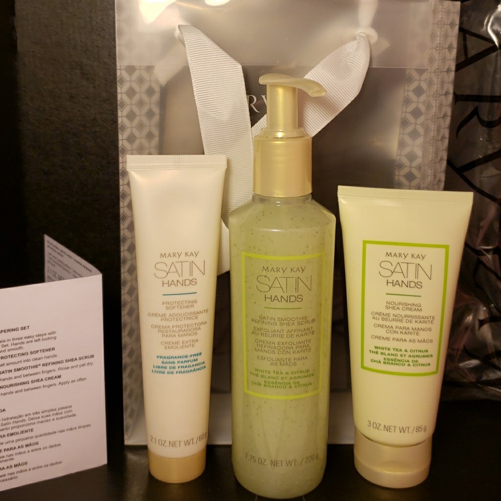 Mary Kay white tea and citrus satin hands 3-piece